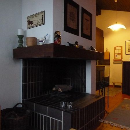 Ferienwohnung Murschetg Laax Szoba fotó