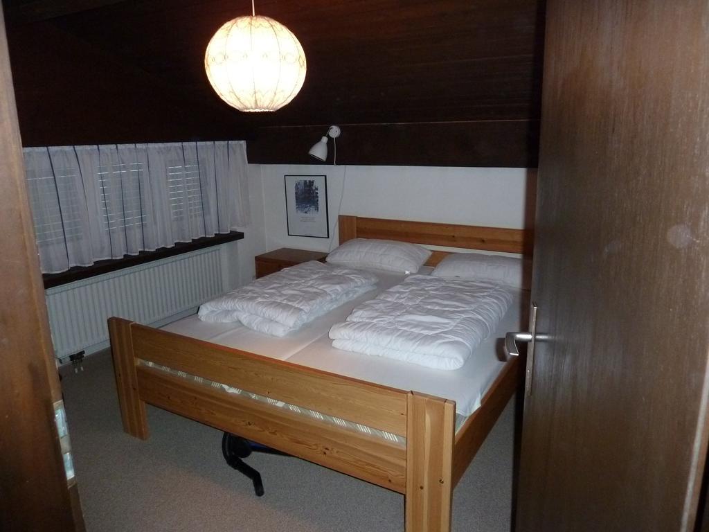 Ferienwohnung Murschetg Laax Szoba fotó