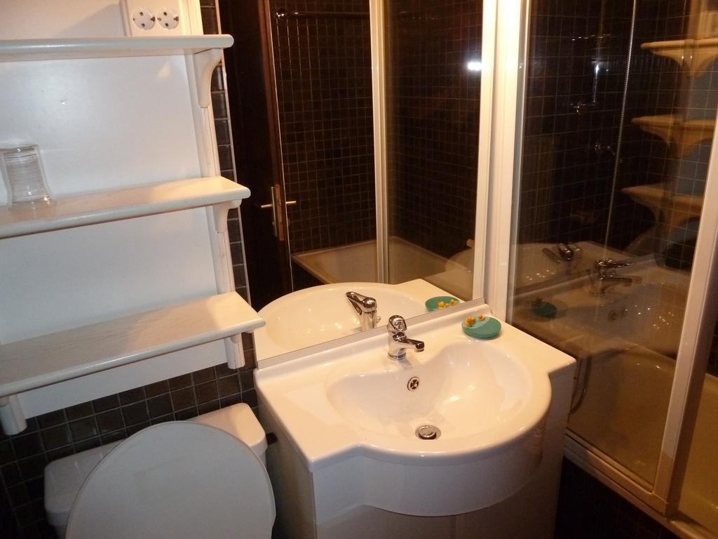 Ferienwohnung Murschetg Laax Szoba fotó