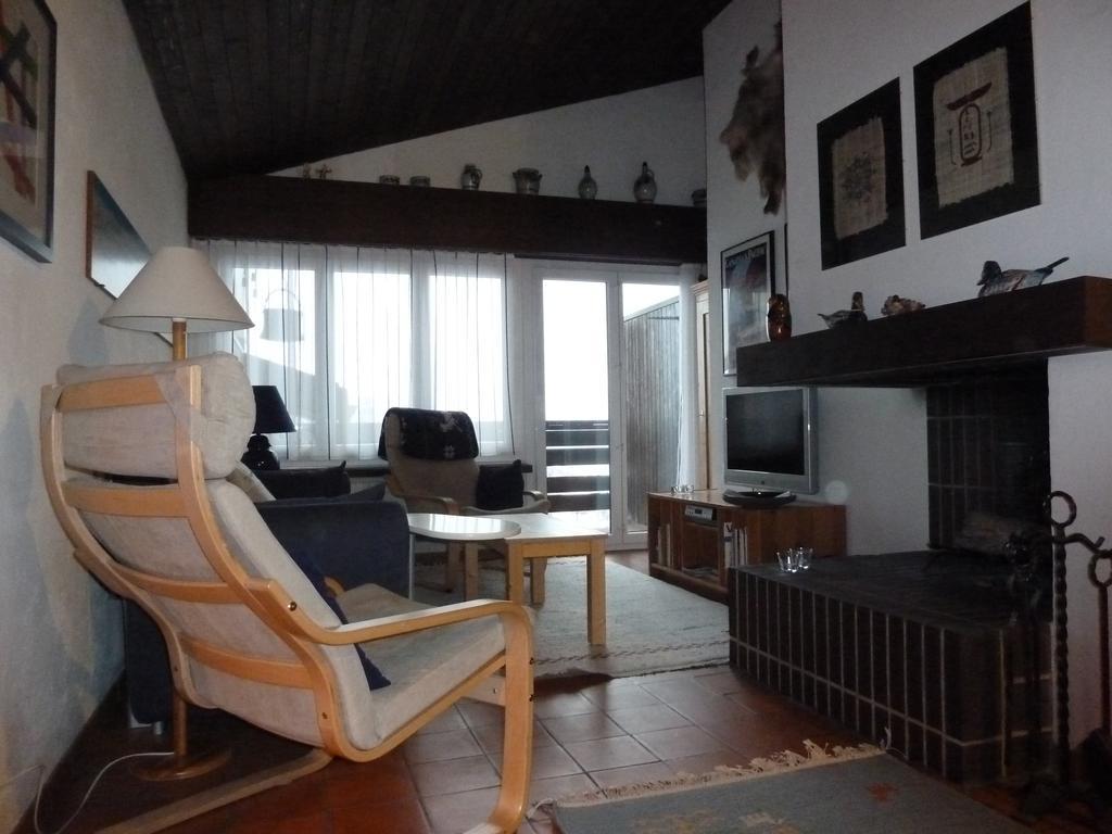 Ferienwohnung Murschetg Laax Szoba fotó